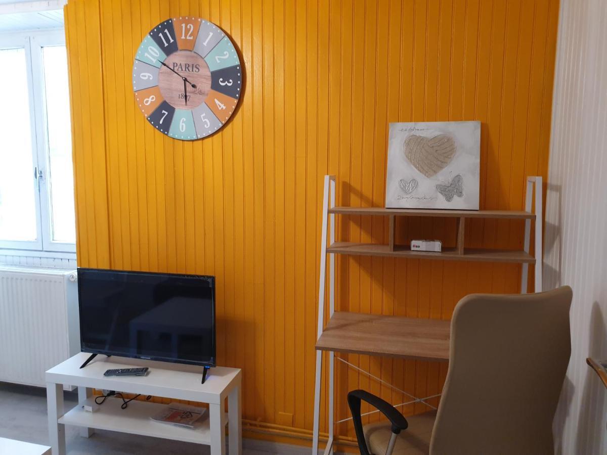 Appartement entier meublé à Beaumont proche Futuroscope et Poitiers Technopole Esterno foto