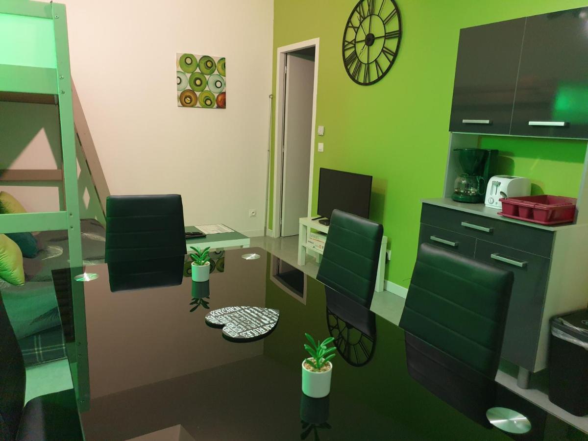 Appartement entier meublé à Beaumont proche Futuroscope et Poitiers Technopole Esterno foto