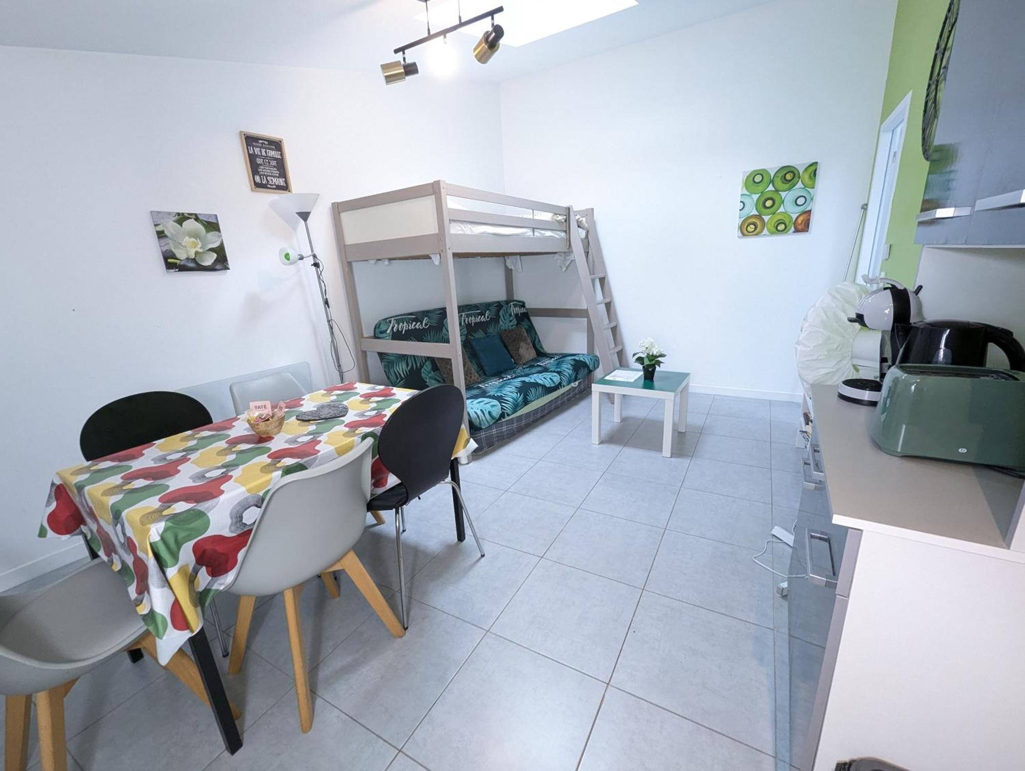 Appartement entier meublé à Beaumont proche Futuroscope et Poitiers Technopole Esterno foto