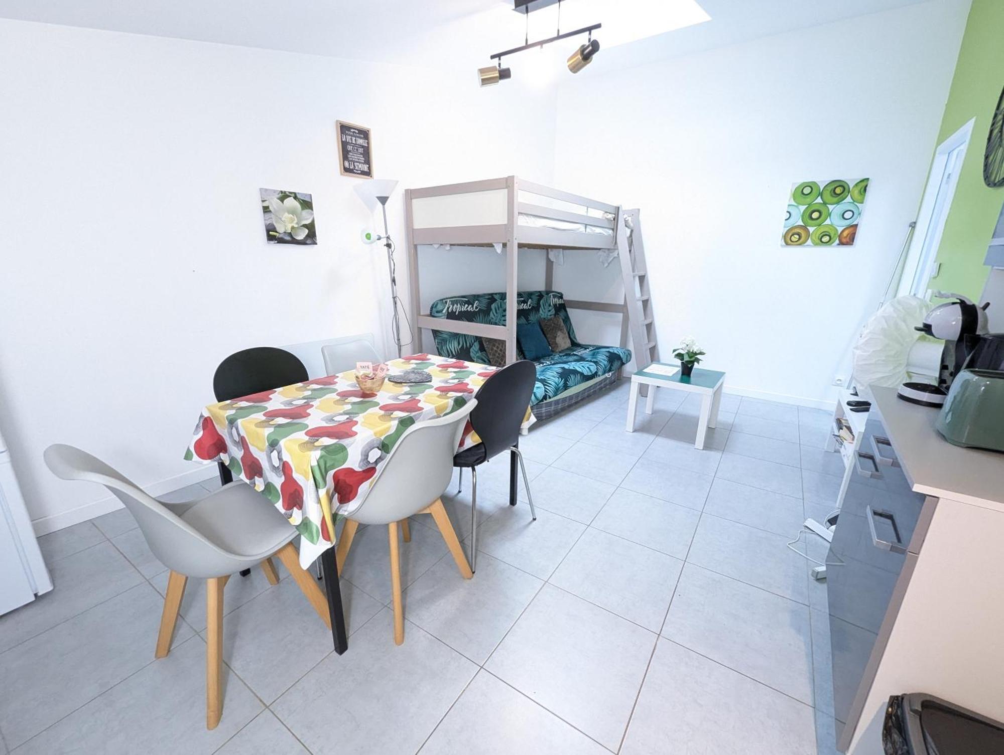 Appartement entier meublé à Beaumont proche Futuroscope et Poitiers Technopole Esterno foto